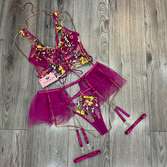 Coordinado Lencero Bustier, Tanga y Liguero