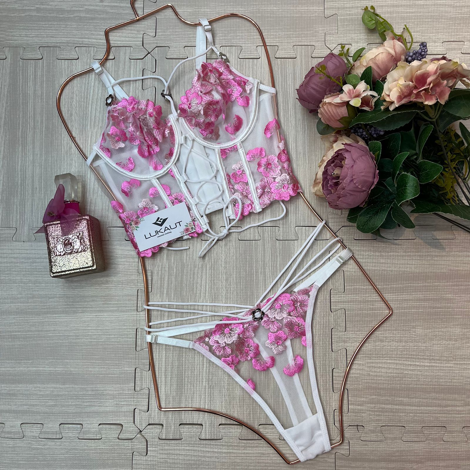 Coordinado lencero flores lukaut