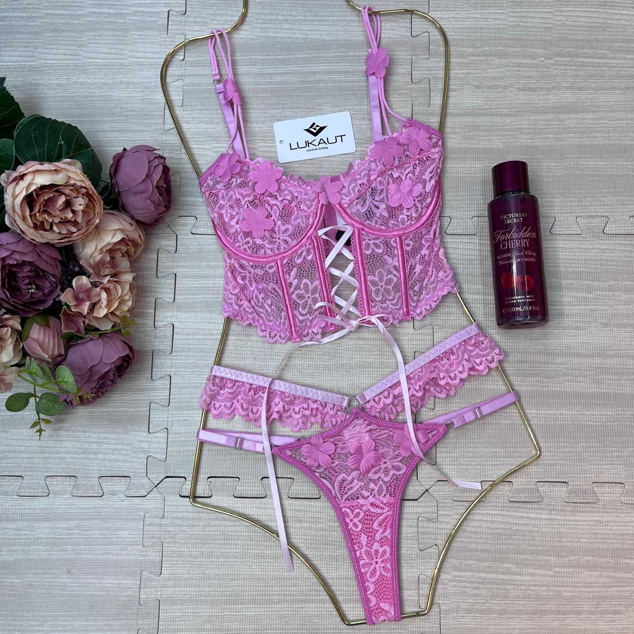 Corset de encaje floral rosa para mujer con tanga y liguero ajustable, conjunto de lencería sensual y elegante.