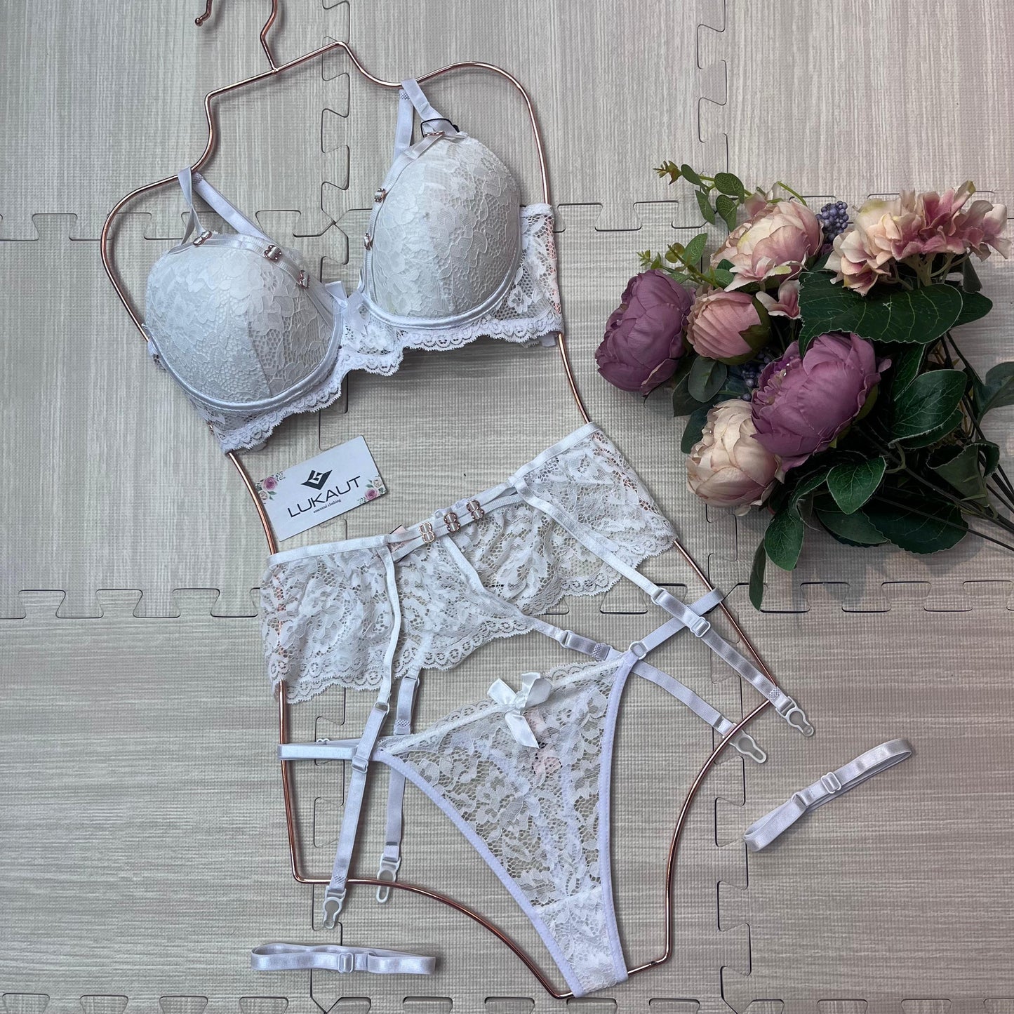 coordinado lencero para mujer de encaje lukaut